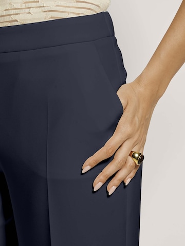 Regular Pantalon à plis MADELEINE en bleu