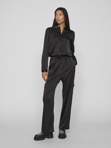 VILA Regular Cargohose in Schwarz