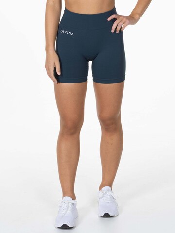 Divina Skinny Sportshorts 'Prime' in Grün: Vorderseite
