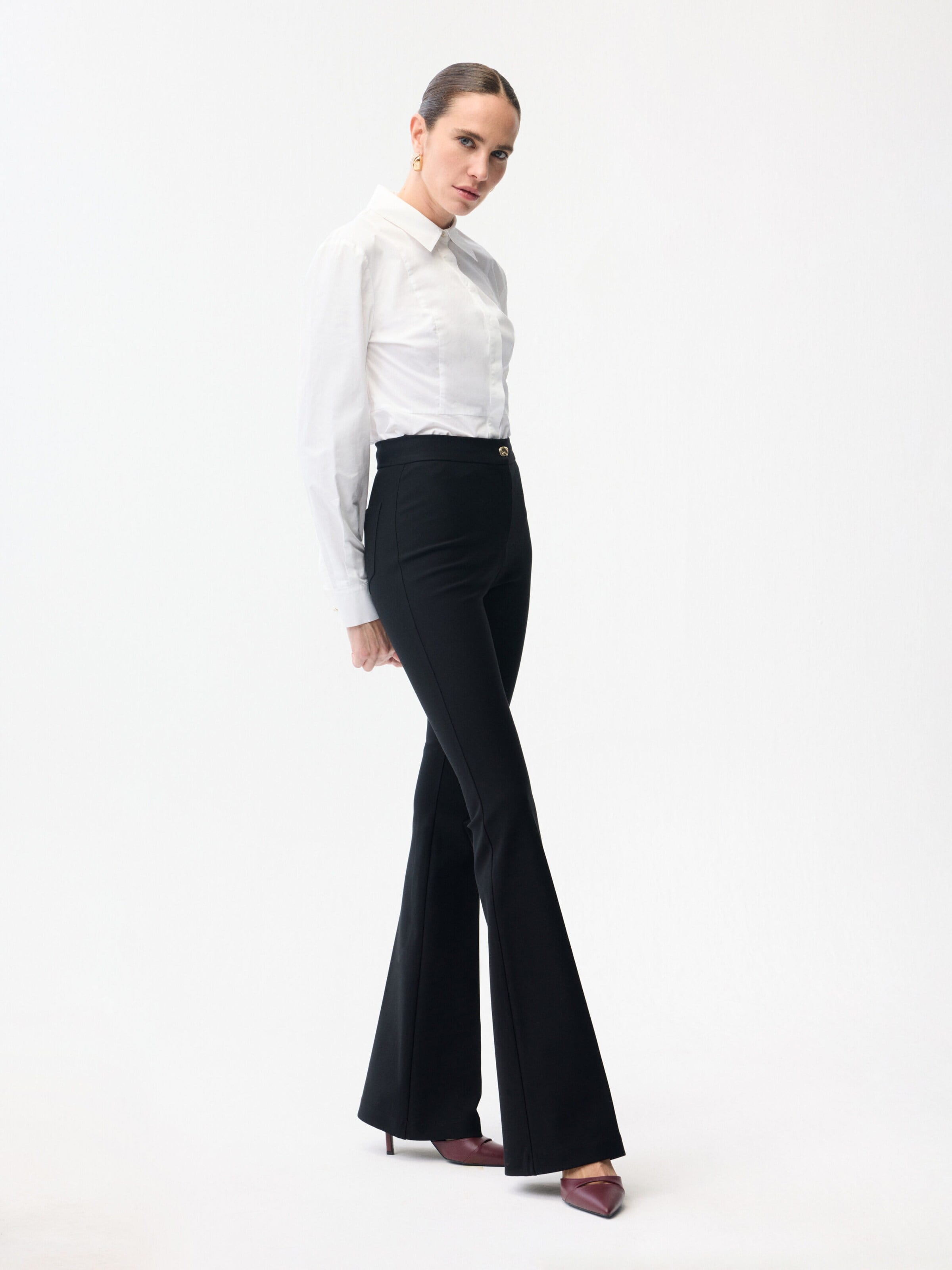 adl Regular Trousers in Black