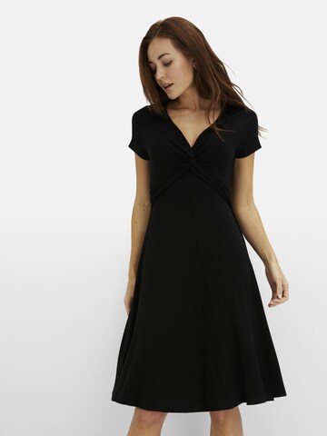 Rochie de la bonprix pe negru: față