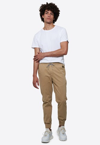 recolution Tapered Chinohose in Beige
