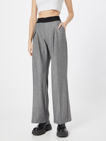 BRAX Wide leg Pleat-Front Pants 'Maine' in Grey: front