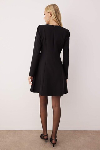 Trendyol - Vestido en negro