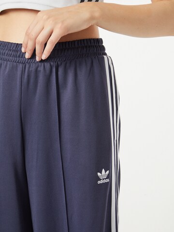 ADIDAS ORIGINALS Wide Leg Hose in Blau