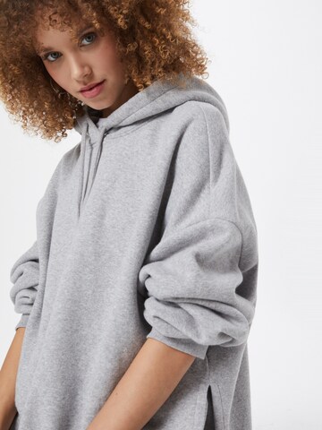 Monki Sweatshirt i grå