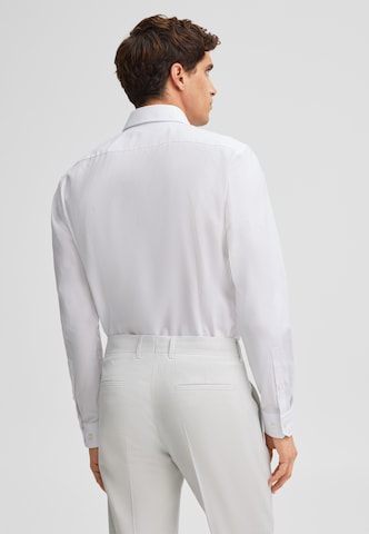 Fit confort Chemise STRELLSON en blanc