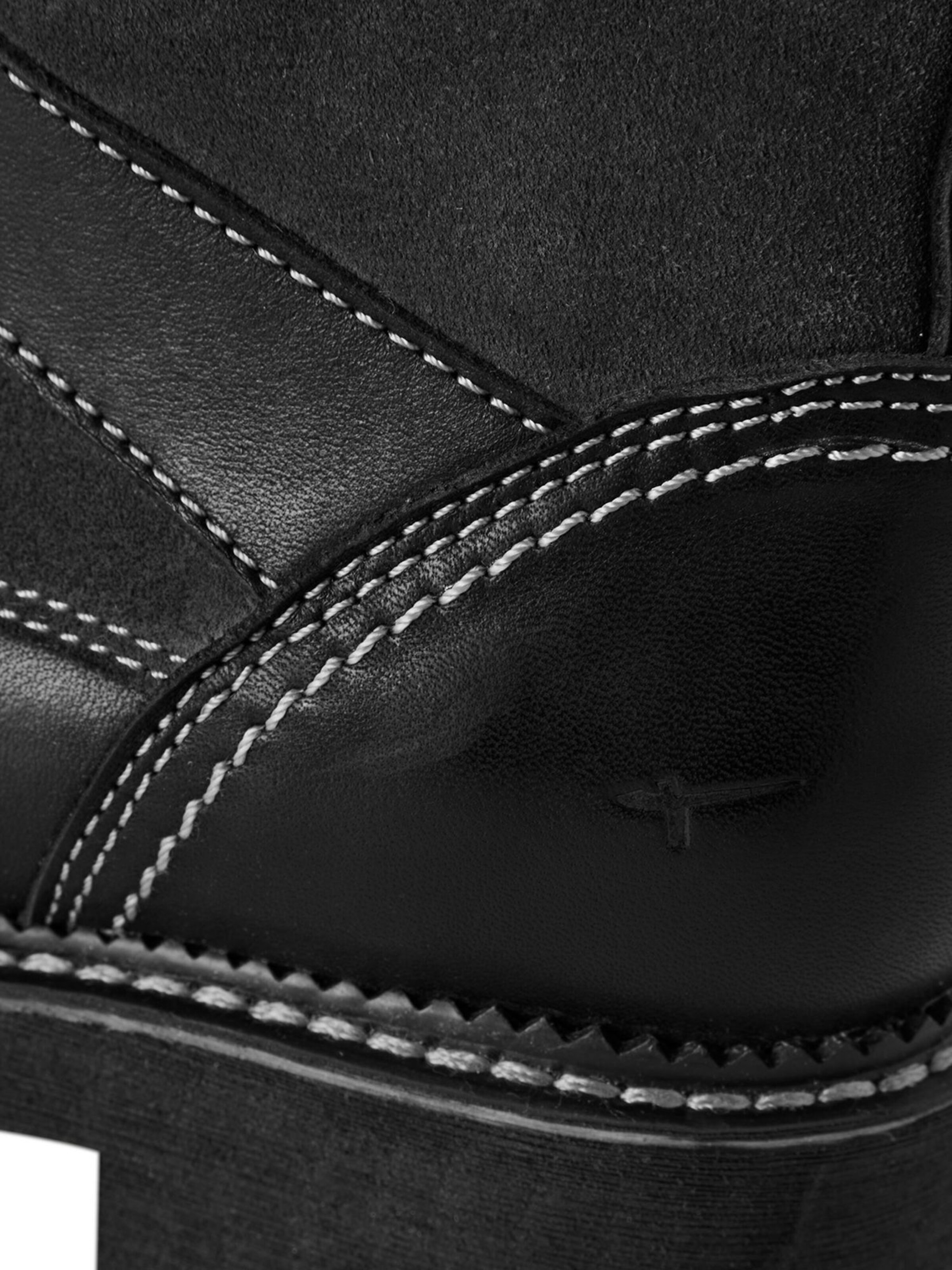 Tamaris - Bota com atacadores em castanho