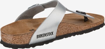 BIRKENSTOCK Ujjelválasztó-pántos szandál 'Gizeh' - ezüst