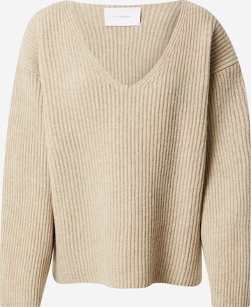 IVY OAK Sweater 'KEILA' in Beige: front