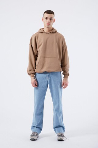 Dr. Denim Sweatshirt 'Alec' in Braun