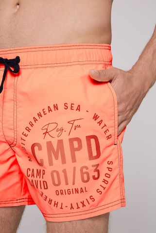 Pantaloncini da bagno di CAMP DAVID in arancione