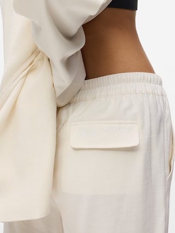 Loosefit Pantaloni con piega frontale di KARL LAGERFELD JEANS in bianco