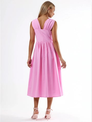 Busem Kleid in Pink