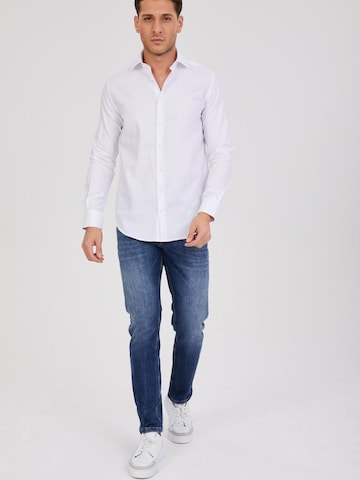 7Camicie - Camisa de negocios 'Firenze Satin Man Shirt Black' en blanco: frente