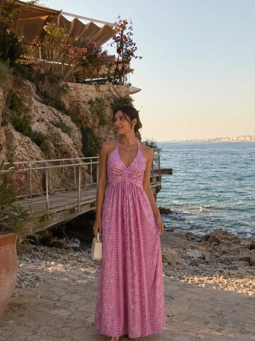Chic by Lirette Jurk 'Halter dress Guna' in Roze