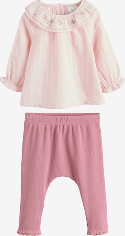 Next Setti värissä vaaleanpunainen: etupuoli