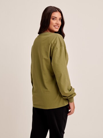 ABOUT YOU x Antonia Shirt 'Rieke' in Green