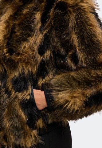 RINO & PELLE - Chaqueta de entretiempo 'Ambra' en marrón: lado