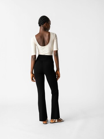 Les Lunes Flared Leggings 'Belle' in Zwart