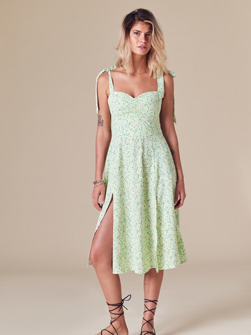 Rochie 'Joana' de la ABOUT YOU x Laura Giurcanu pe verde: față