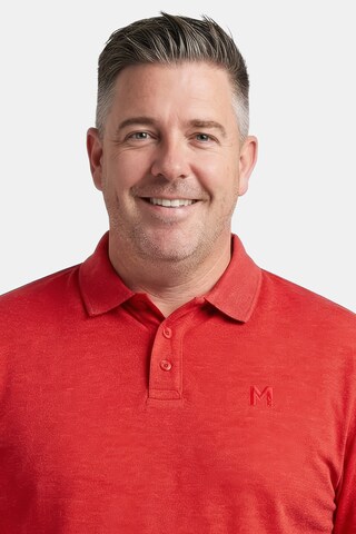 Men Plus Shirt in Red