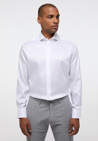 ETERNA Slim fit Button Up Shirt in White: front