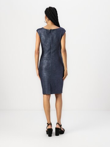 Rochie de cocktail de la SWING pe albastru