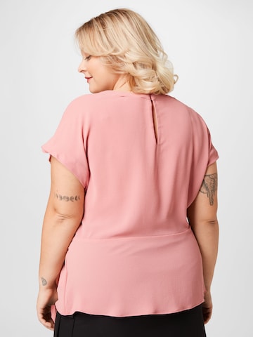 Michael Kors Plus - Blusa em rosa