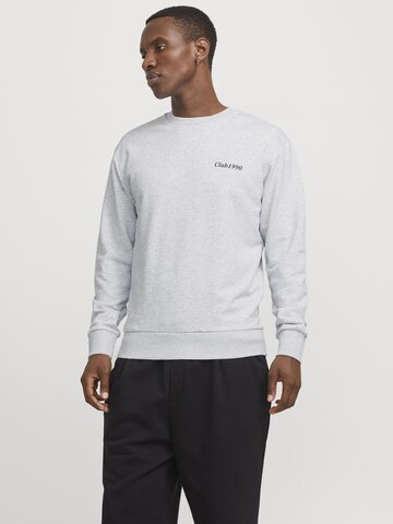 JACK & JONES Свитшот 'JJEBradley' в Серый: спереди