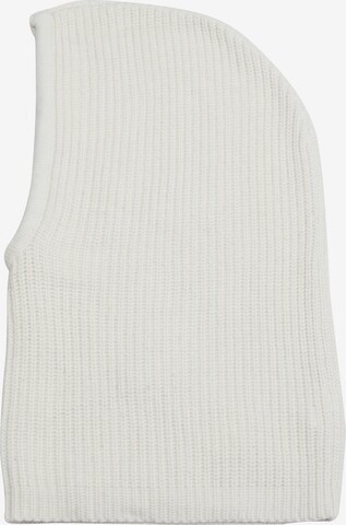 s.Oliver Beanie in White: front