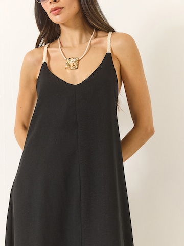 Bianco Lucci Лятна рокля в черно