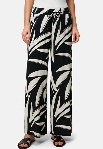 zero Loose fit Pants in Black: front