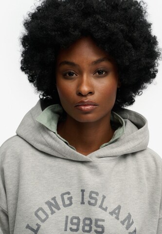 Sweat-shirt 'Athletic Essentials' Superdry en gris