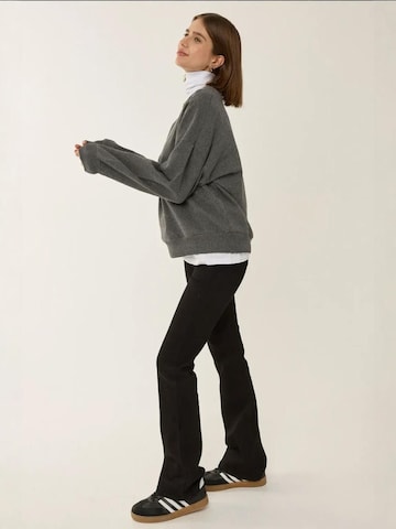 Sweat-shirt Hiccup en gris : devant