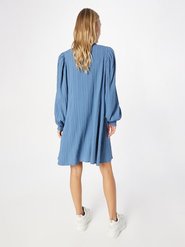 KAREN BY SIMONSEN Košilové šaty 'Frosty' – modrá