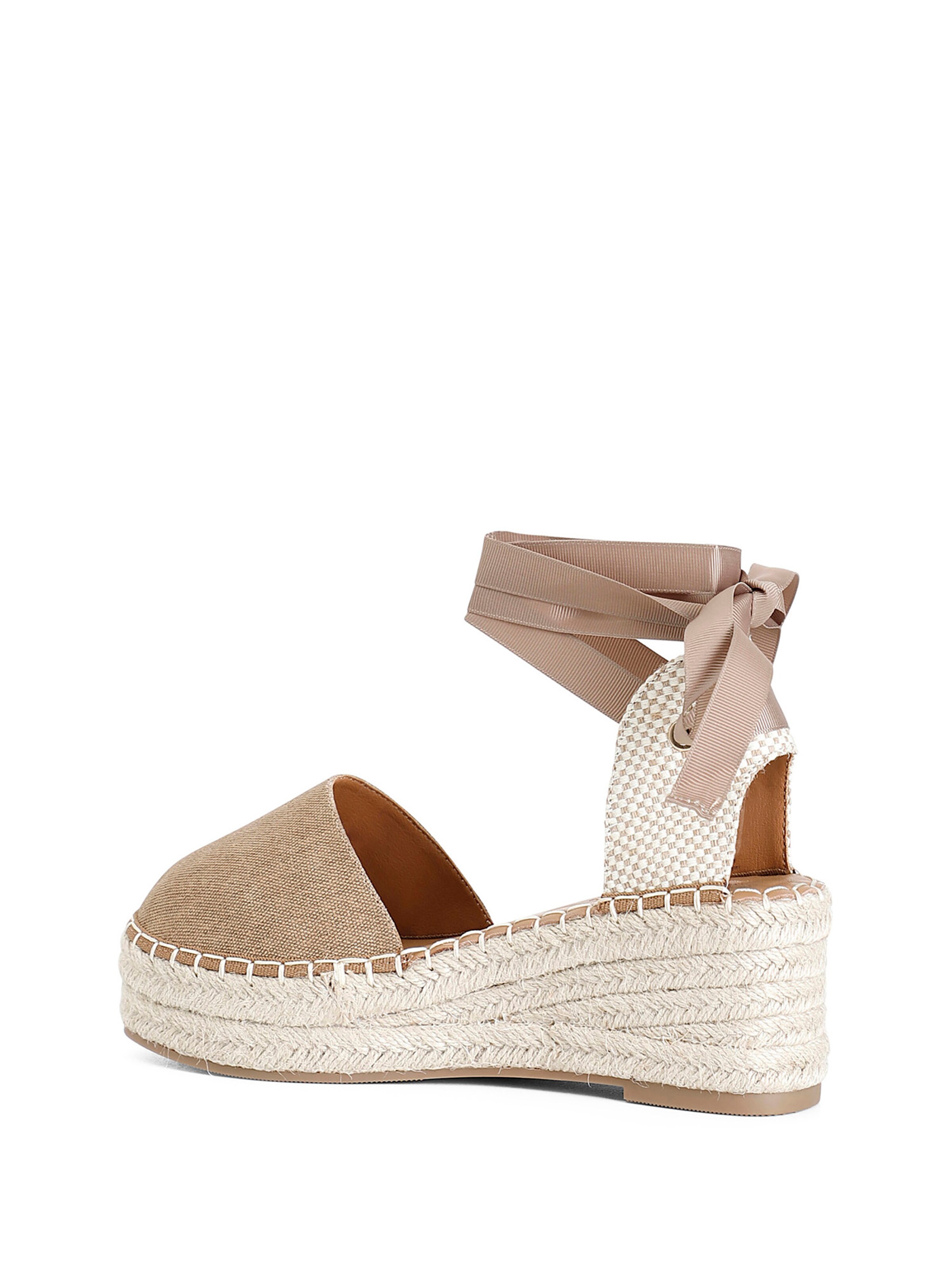 Sandalo di CAFè NOIR in marrone