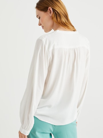 WE Fashion Blouse in White