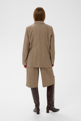 SOAKED IN LUXURY Blazer 'SLGinevra' i brun