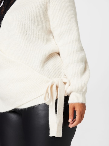 ONLY Curve Pullover 'MIA' in Beige