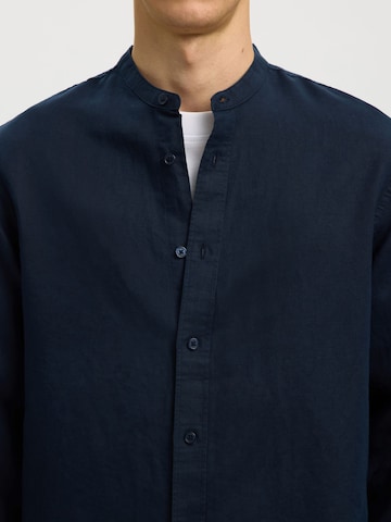 Coupe regular Chemise 'SLHClay' SELECTED en bleu