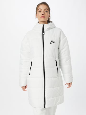 Nike Sportswear Winter Coat in White: front