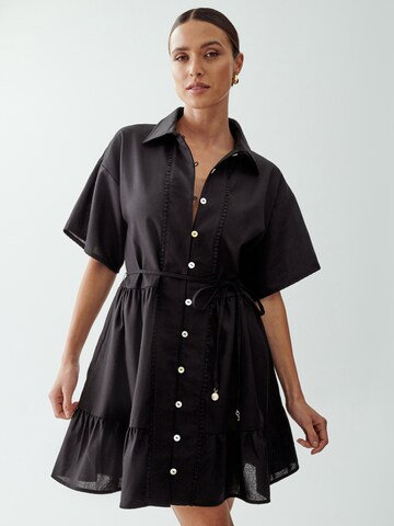 Robe 'SOL SHIRT' The Fated en noir : devant