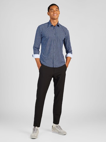 Coupe regular Chemise 'Liam' BOSS Black en bleu