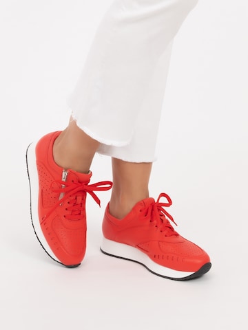 VITAFORM Sneaker in Rot