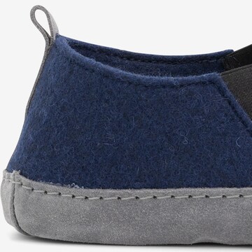 Travelin Slippers in Blue