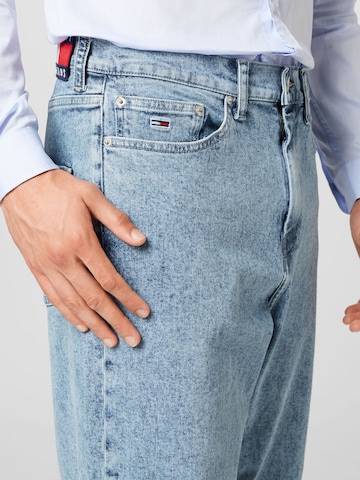 Tommy Jeans Tapered Jeans in Blau