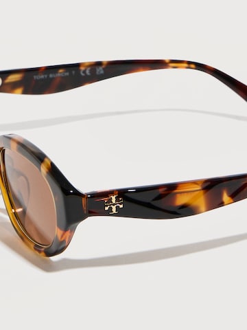 Occhiali da sole '0TY7232U' di Tory Burch in marrone