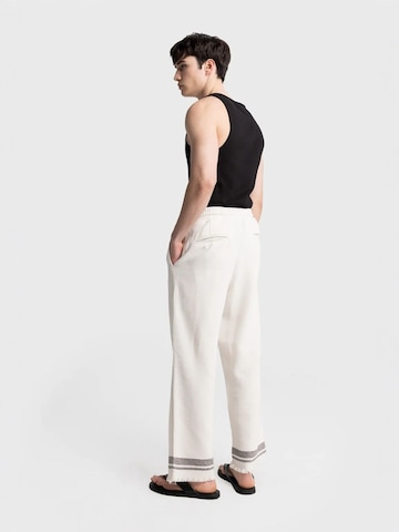 Giesto Regular Pants in White