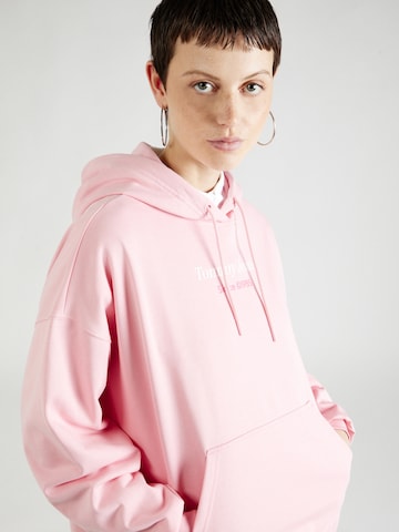 Tommy Jeans Kleid 'ESS' in Pink